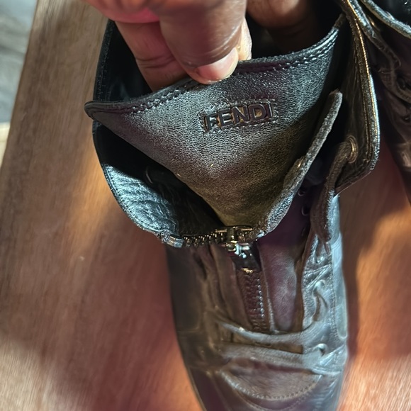 🖤Fendi🖤 - Picture 3 of 8